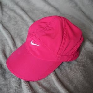Pink NIKE Featherlight hat. NWOT